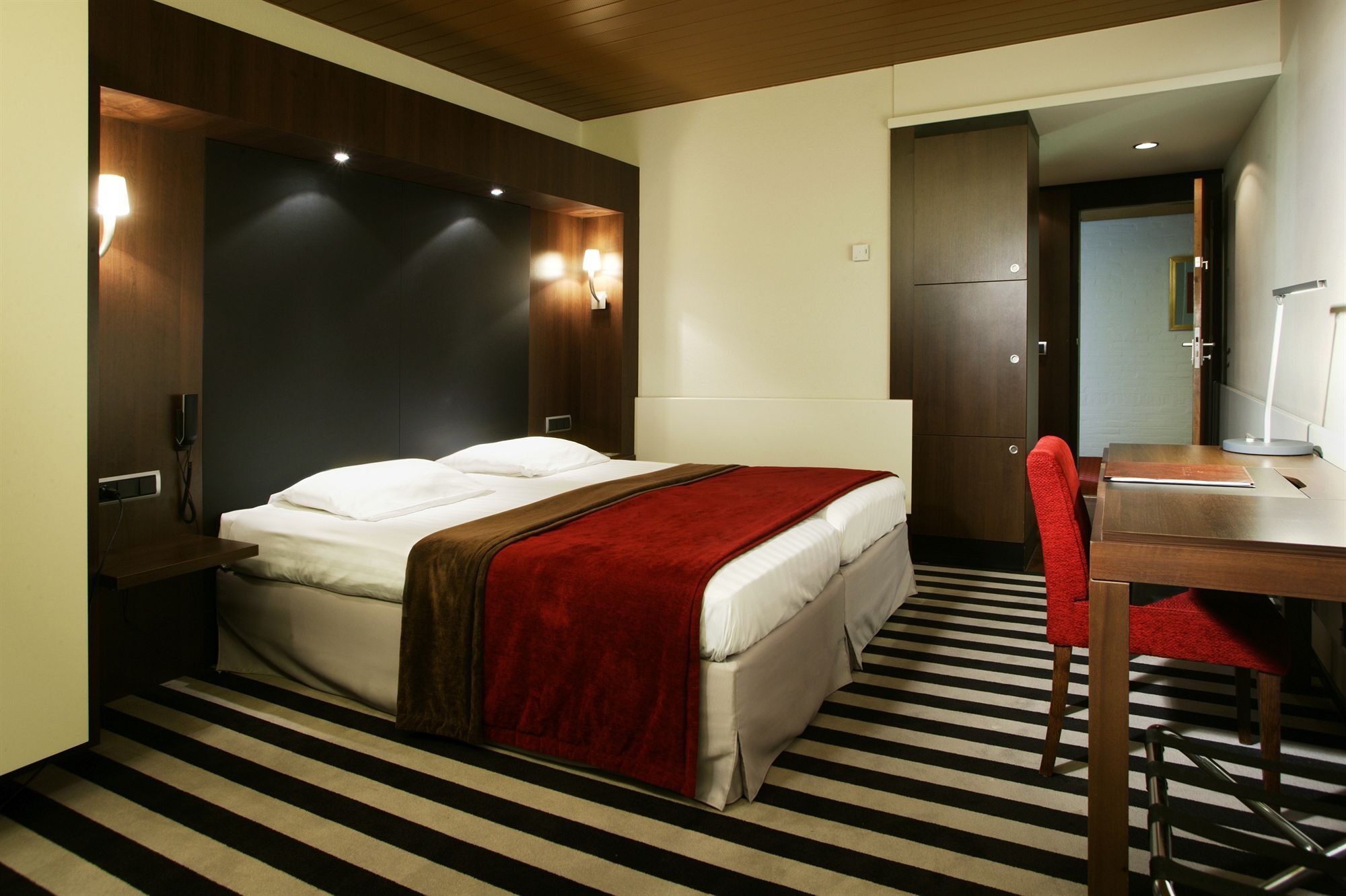 Fletcher Hotel-Restaurant Волфхезе Екстериор снимка